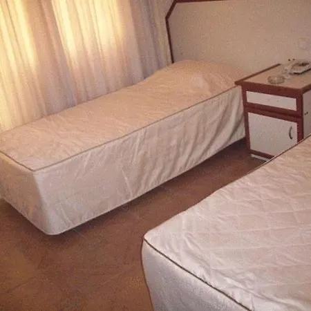 Santur Отель 3*